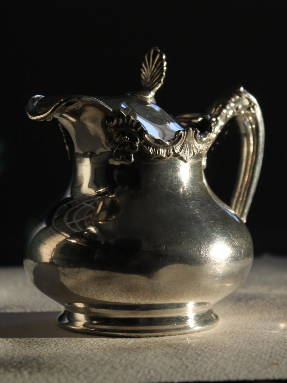 [REED & BARTON] Elaborate Silver Creamer w/ Hinged Lid (USA, No.3515, 1880-1910)